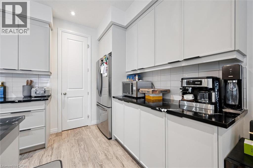 972 Stonecliffe Walk Unit# 18, Kitchener, Ontario  N2P 0K5 - Photo 25 - 40792292