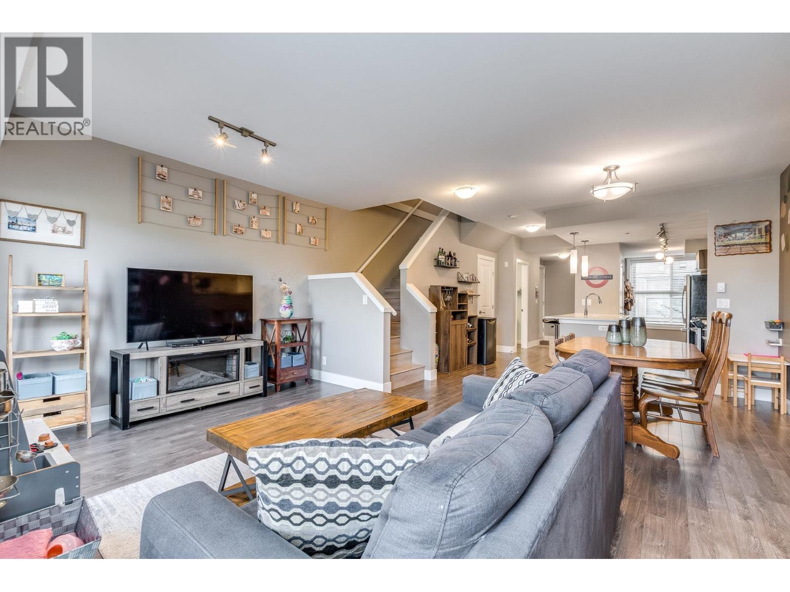 208 2110 Rowland Street, Port Coquitlam, British Columbia  V3C 0C2 - Photo 9 - R3088472