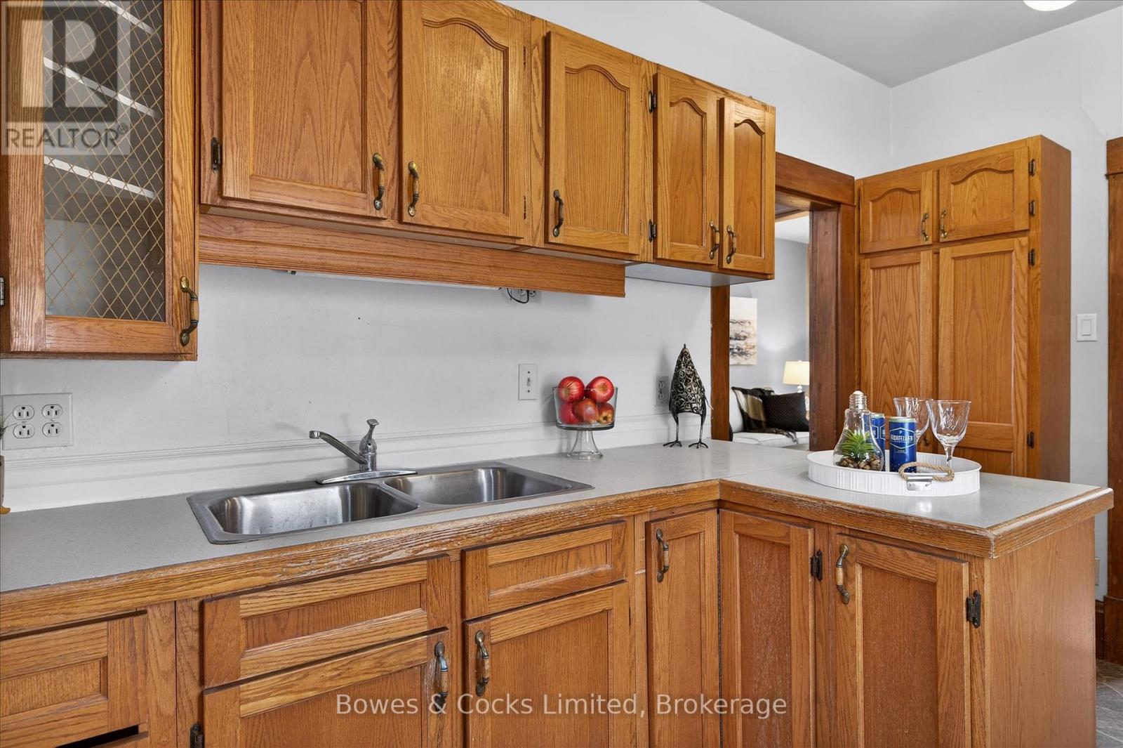 633 Downie Street, Peterborough, Ontario K9H 4K2 - Photo 22 - X12934294