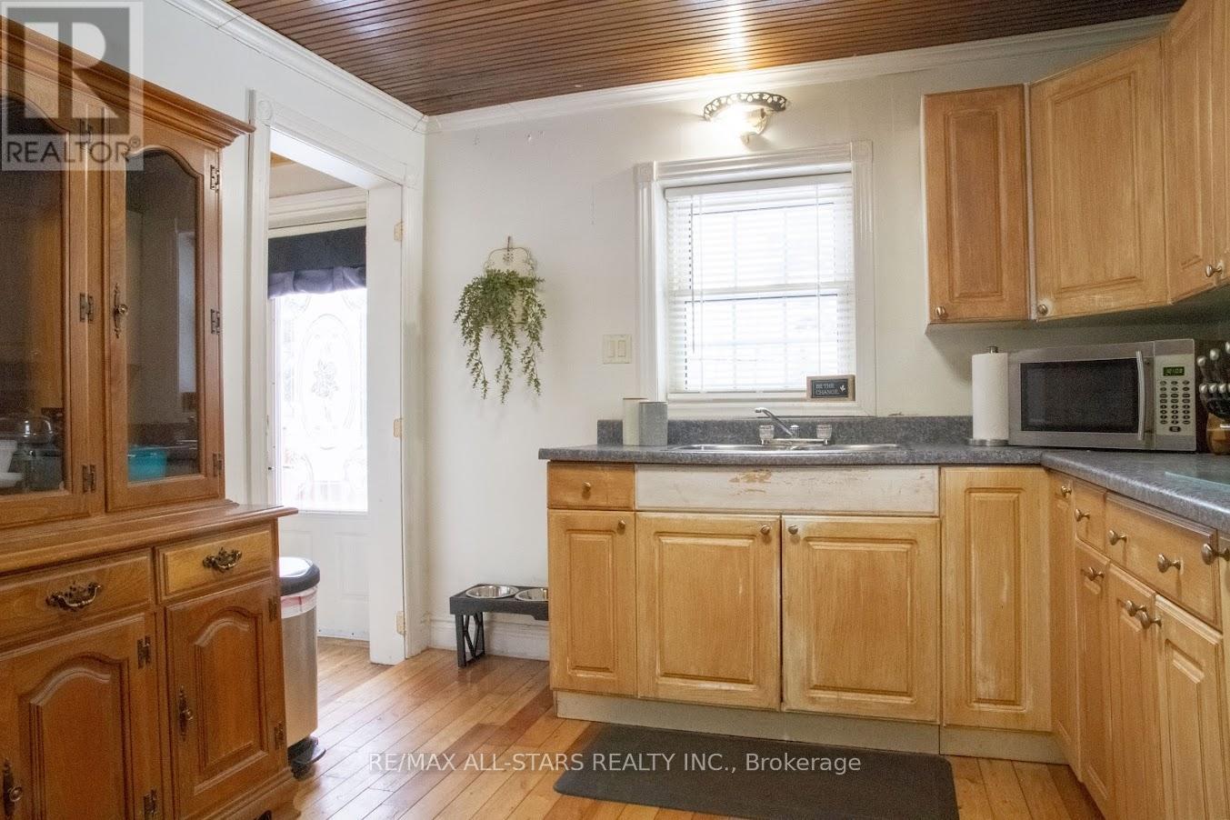 69 Bridge Street, Addington Highlands, Ontario  K0H 1L0 - Photo 4 - X12934476