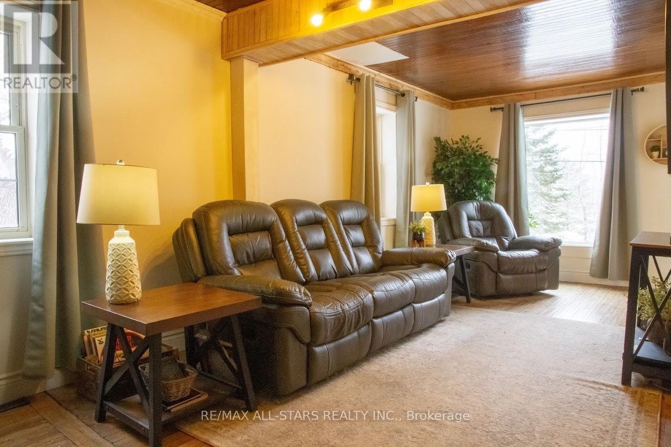 69 Bridge Street, Addington Highlands, Ontario  K0H 1L0 - Photo 7 - X12934476