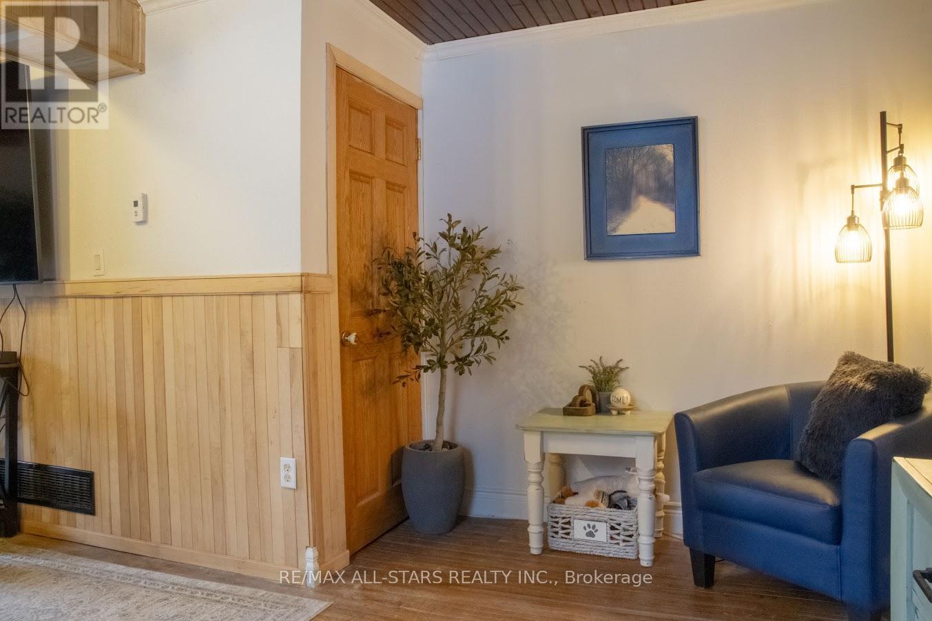 69 Bridge Street, Addington Highlands, Ontario  K0H 1L0 - Photo 8 - X12934476