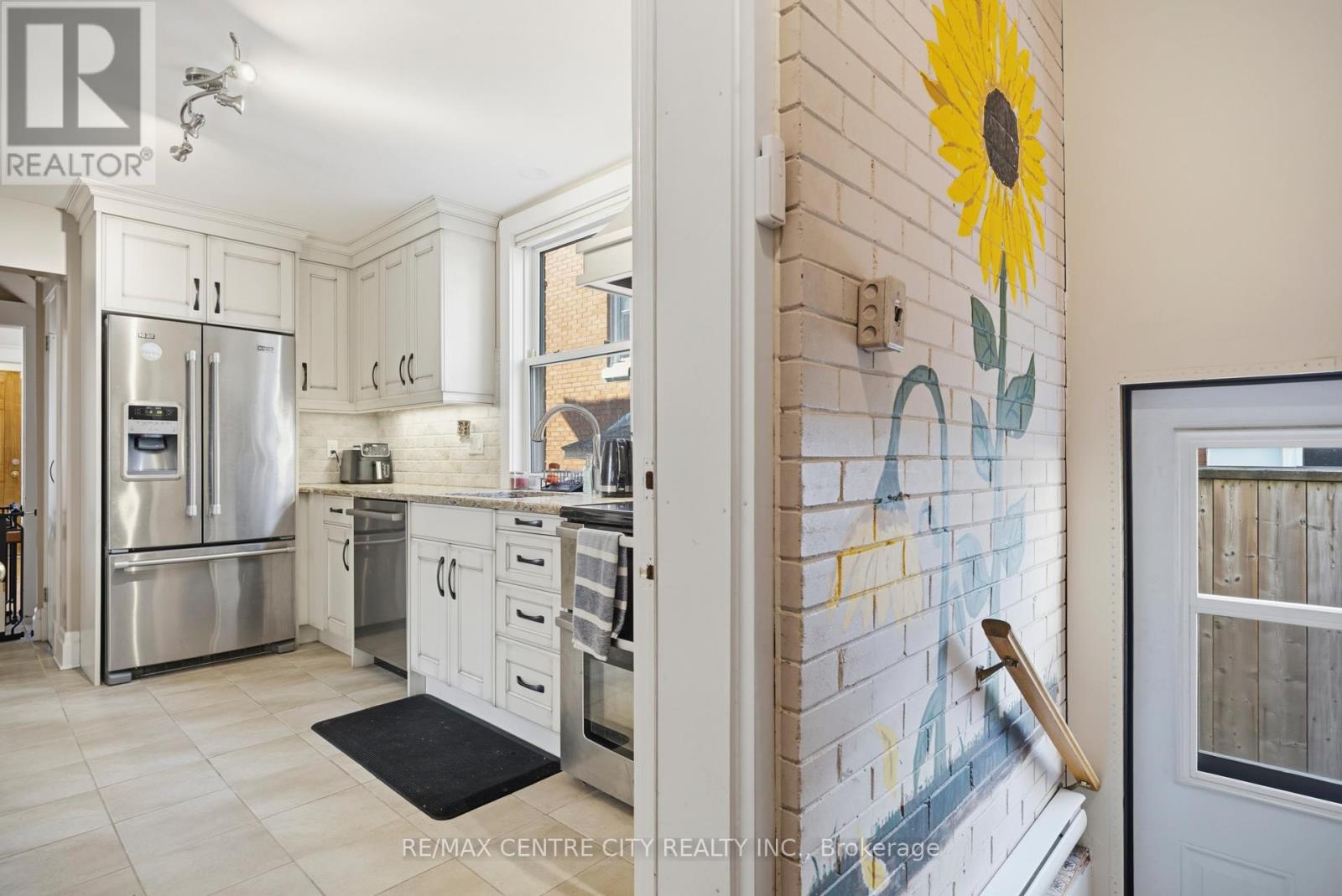 3 Margaret Street, St. Thomas, Ontario  N5R 3H5 - Photo 8 - X12934356