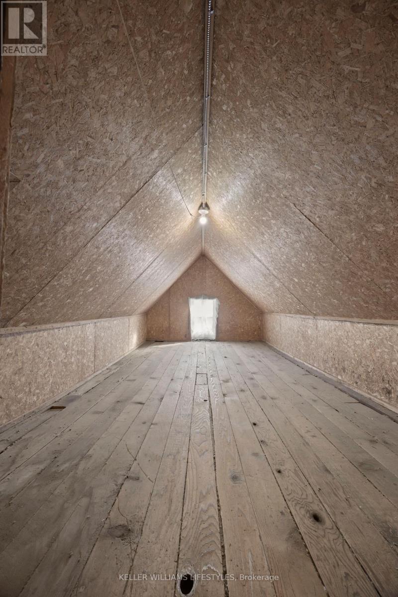 136 Queen Street, North Middlesex, Ontario  N0M 1A0 - Photo 34 - X12934386