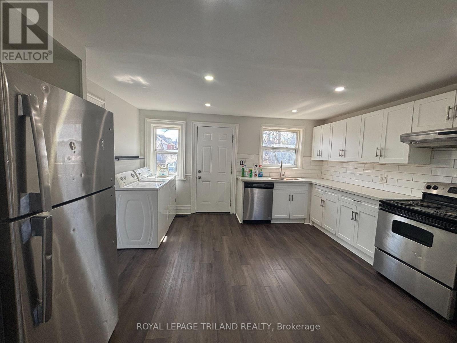 30 Kains Street, St. Thomas, Ontario  N5P 1M9 - Photo 4 - X12934486