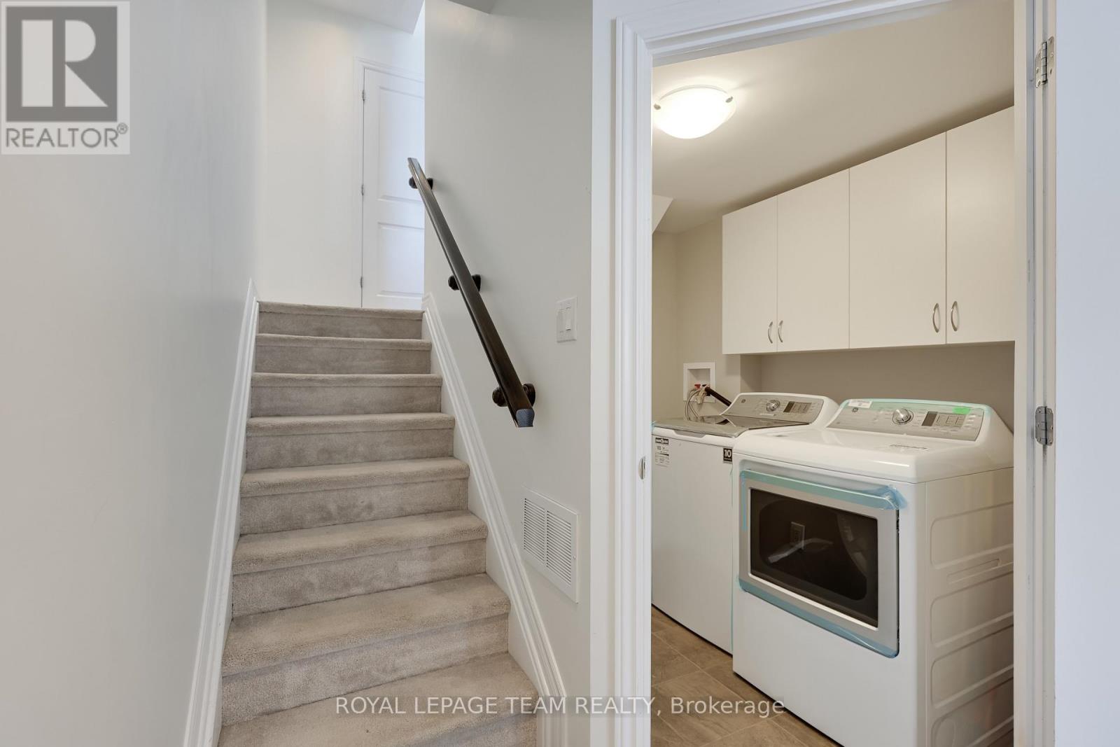 114 Sweetwater Lane, Ottawa, Ontario  K2T 0L1 - Photo 10 - X12934346