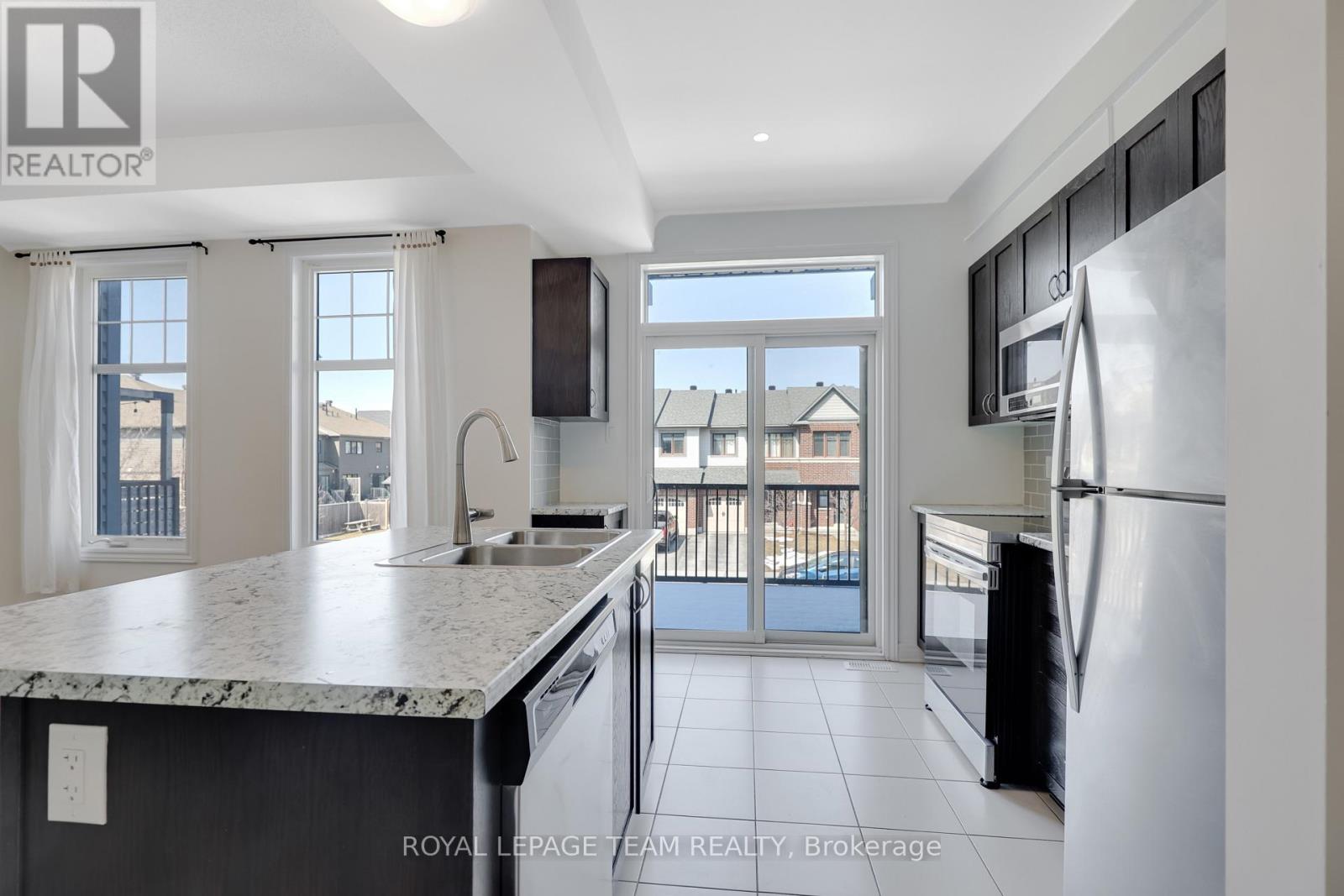 114 Sweetwater Lane, Ottawa, Ontario  K2T 0L1 - Photo 13 - X12934346