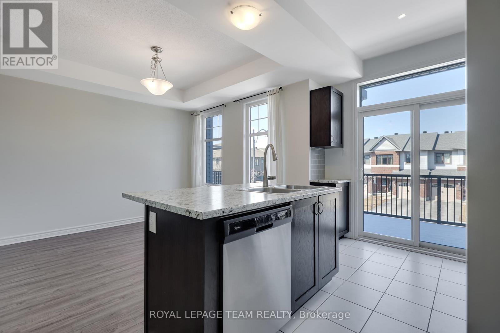 114 Sweetwater Lane, Ottawa, Ontario  K2T 0L1 - Photo 14 - X12934346