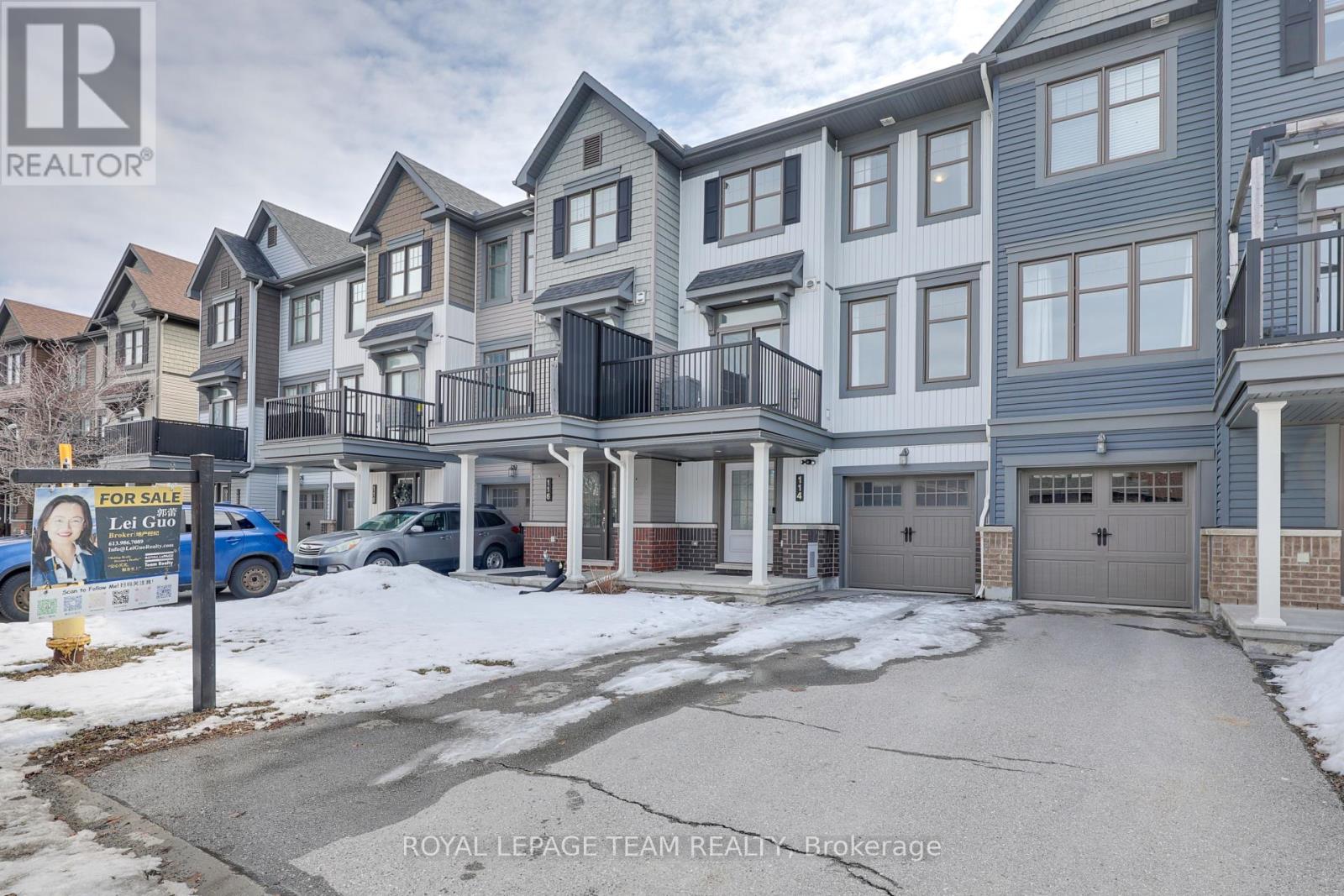 114 Sweetwater Lane, Ottawa, Ontario  K2T 0L1 - Photo 2 - X12934346