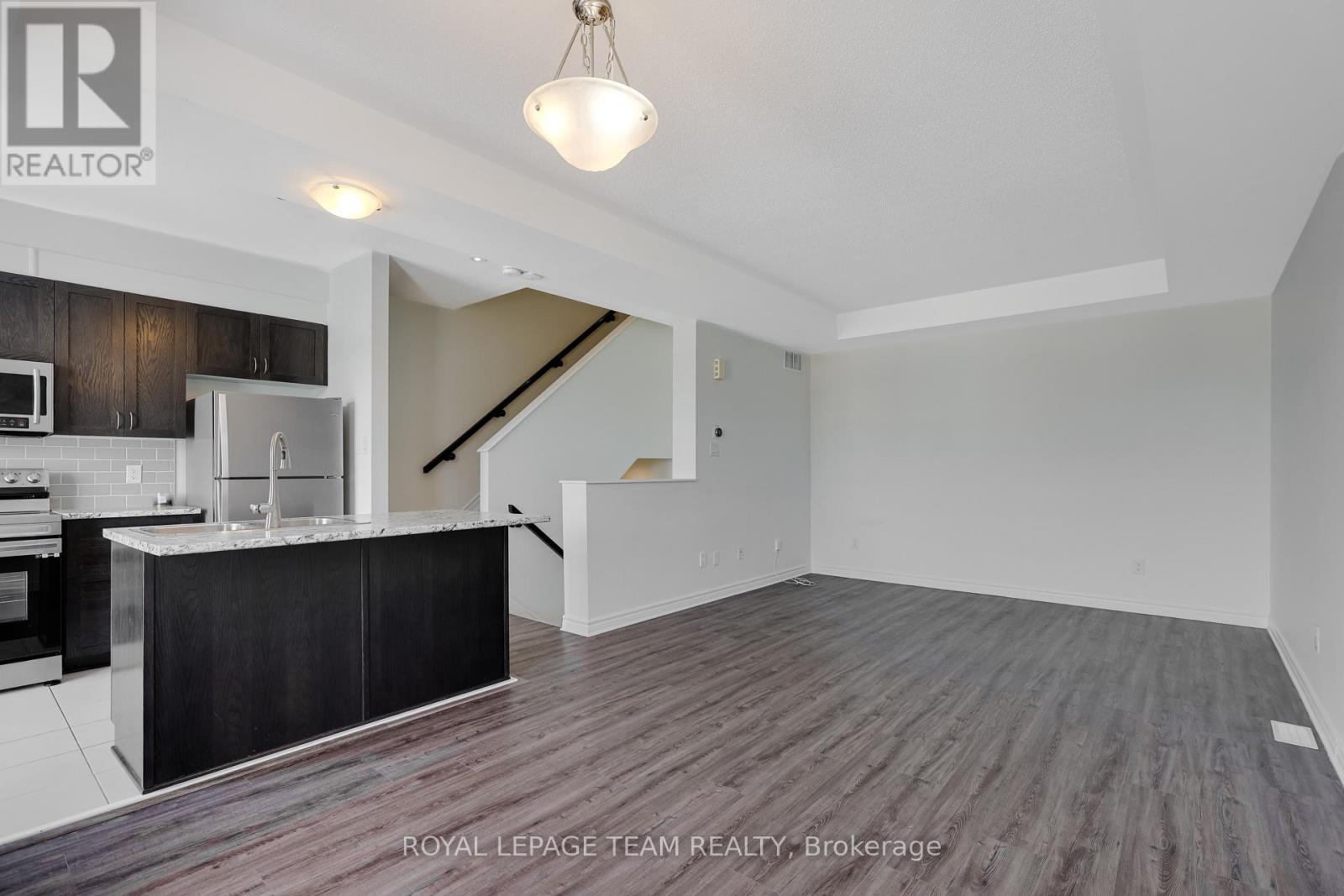 114 Sweetwater Lane, Ottawa, Ontario  K2T 0L1 - Photo 20 - X12934346