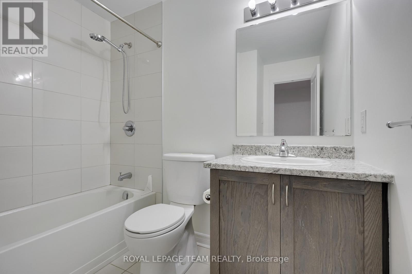 114 Sweetwater Lane, Ottawa, Ontario  K2T 0L1 - Photo 35 - X12934346