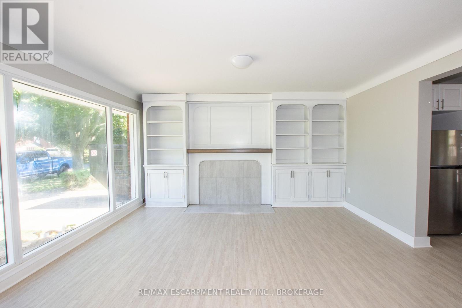 Main - 21 Brisbane Glen, St. Catharines, Ontario  L2N 3L1 - Photo 2 - X12934290