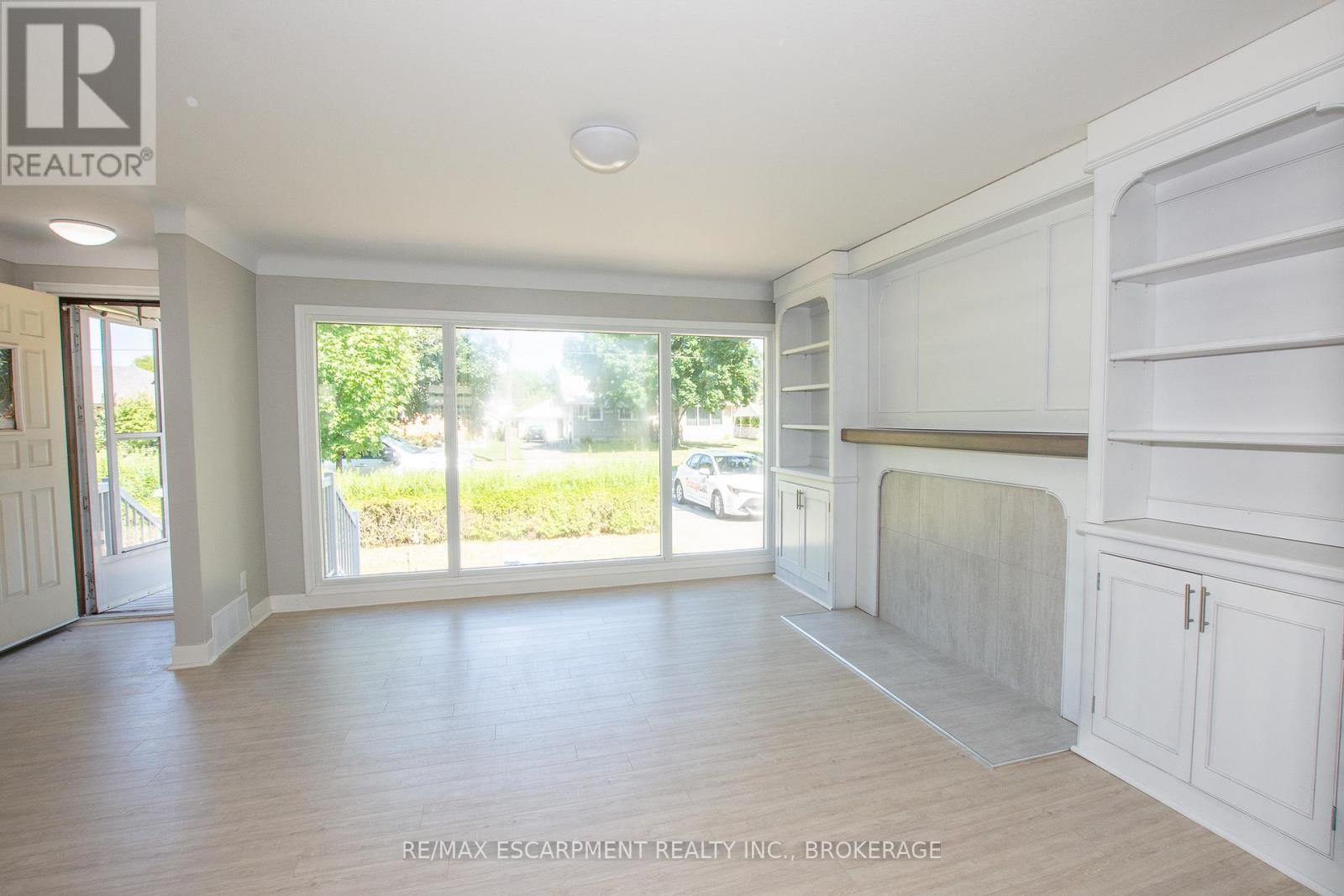 Main - 21 Brisbane Glen, St. Catharines, Ontario  L2N 3L1 - Photo 4 - X12934290