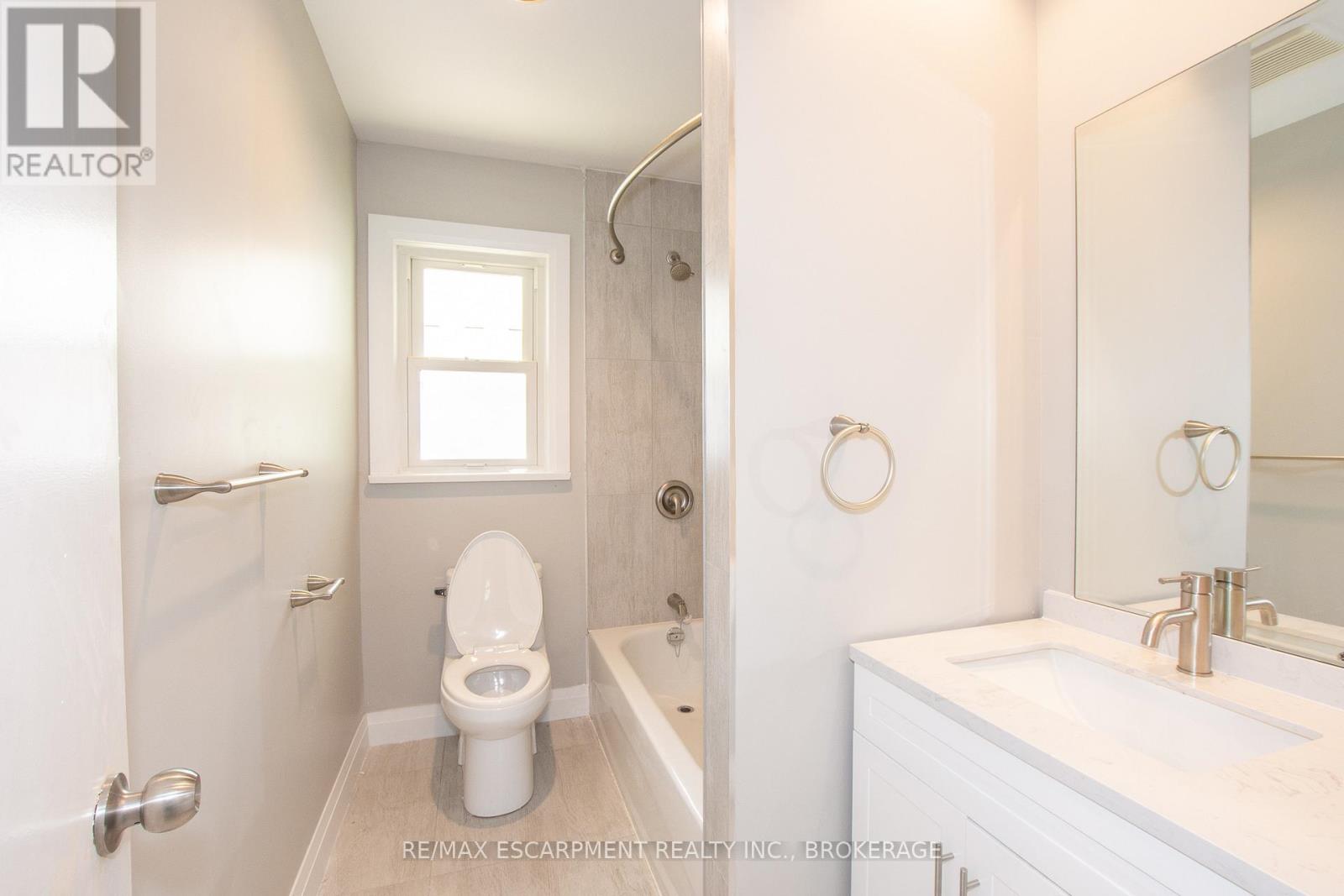 Main - 21 Brisbane Glen, St. Catharines, Ontario  L2N 3L1 - Photo 6 - X12934290
