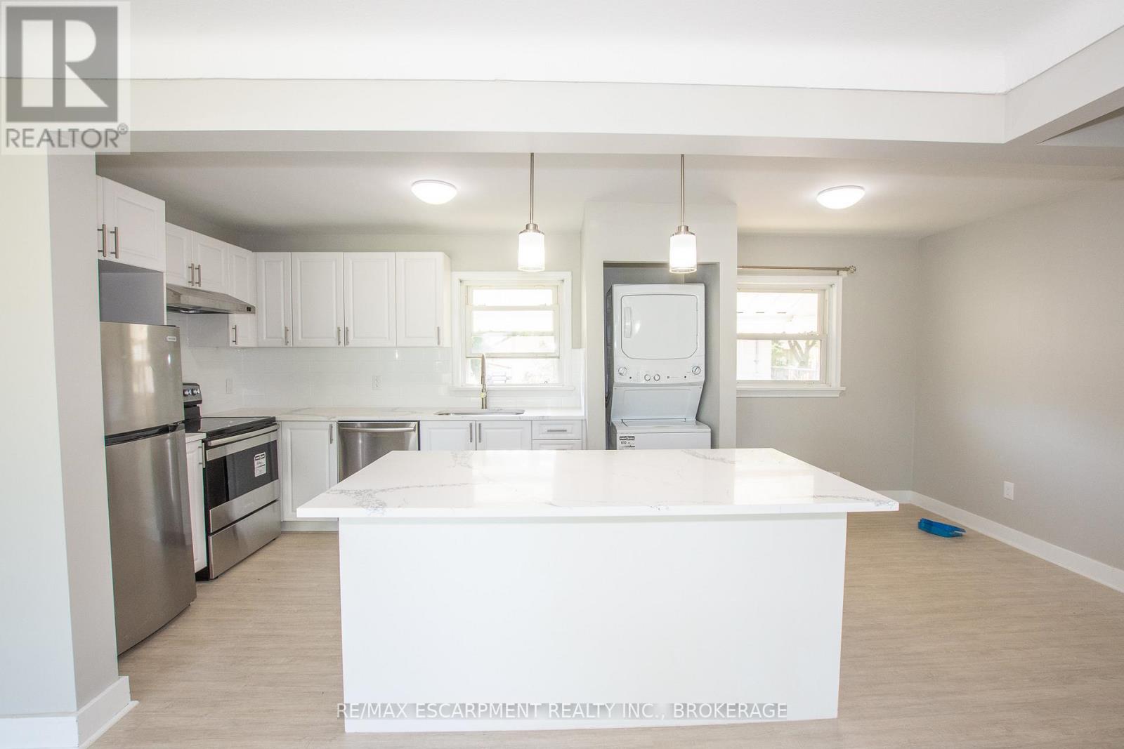 Main - 21 Brisbane Glen, St. Catharines, Ontario  L2N 3L1 - Photo 9 - X12934290