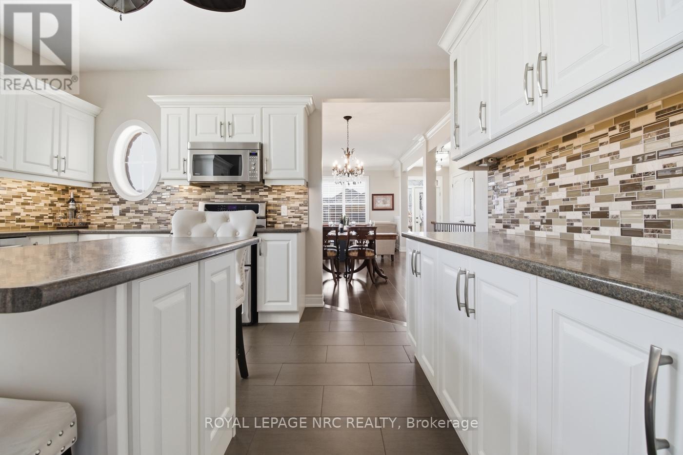 3930 Village Creek Drive, Fort Erie, Ontario  L0S 1S0 - Photo 13 - X12934410