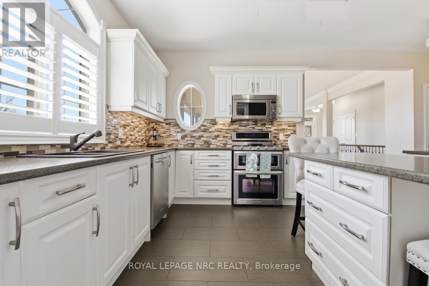 3930 Village Creek Drive, Fort Erie, Ontario  L0S 1S0 - Photo 15 - X12934410