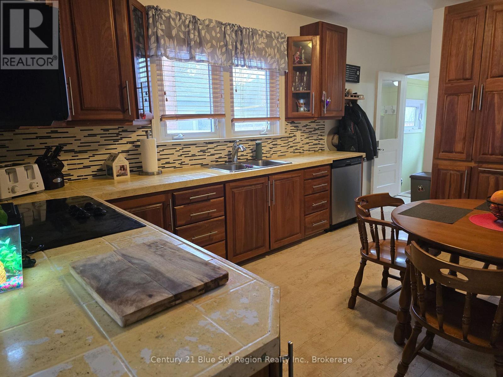 171 Fifth Avenue W, North Bay, Ontario  P1B 3N4 - Photo 8 - X12934268