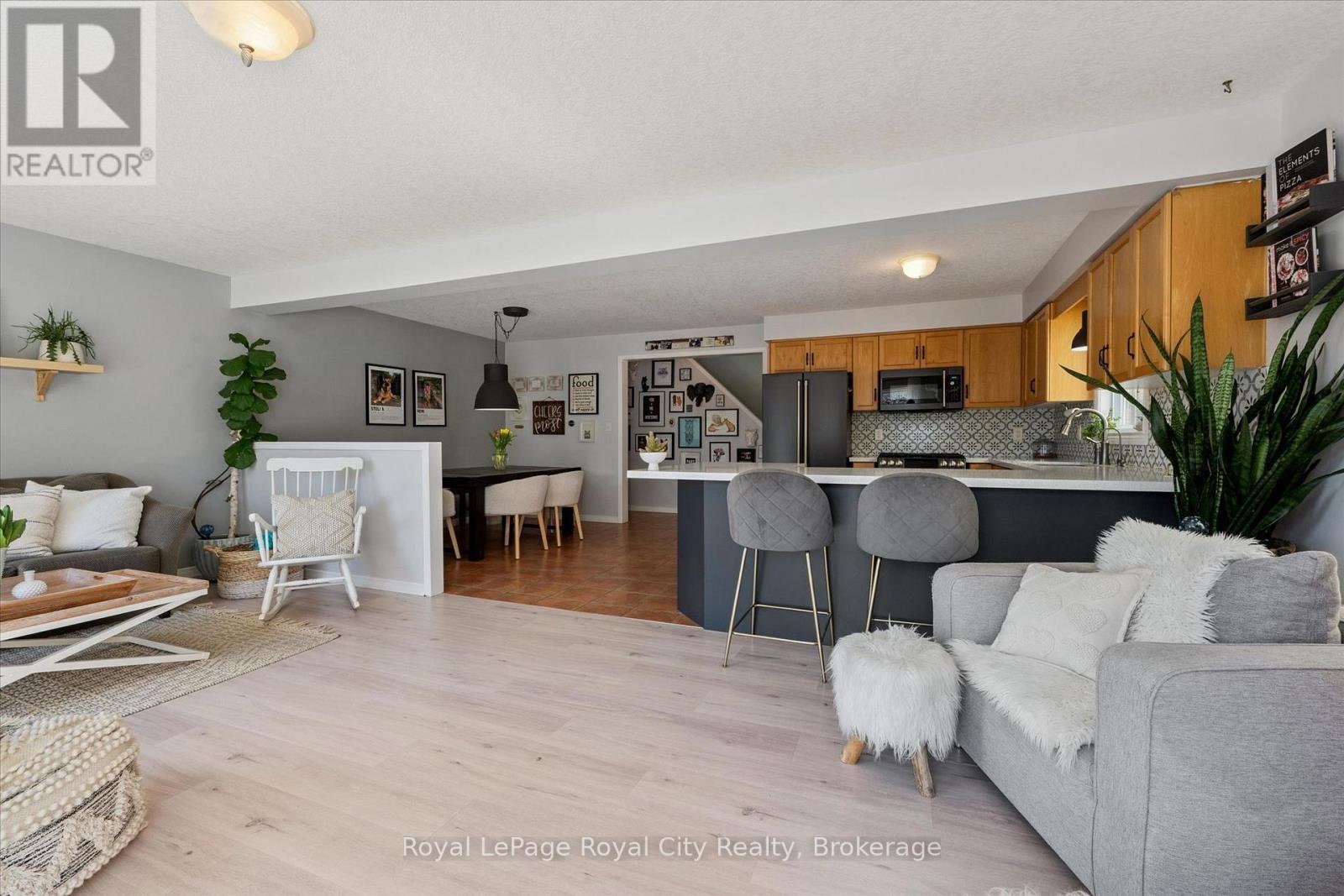 11 Warren Street, Guelph, Ontario  N1E 7K4 - Photo 12 - X12934278