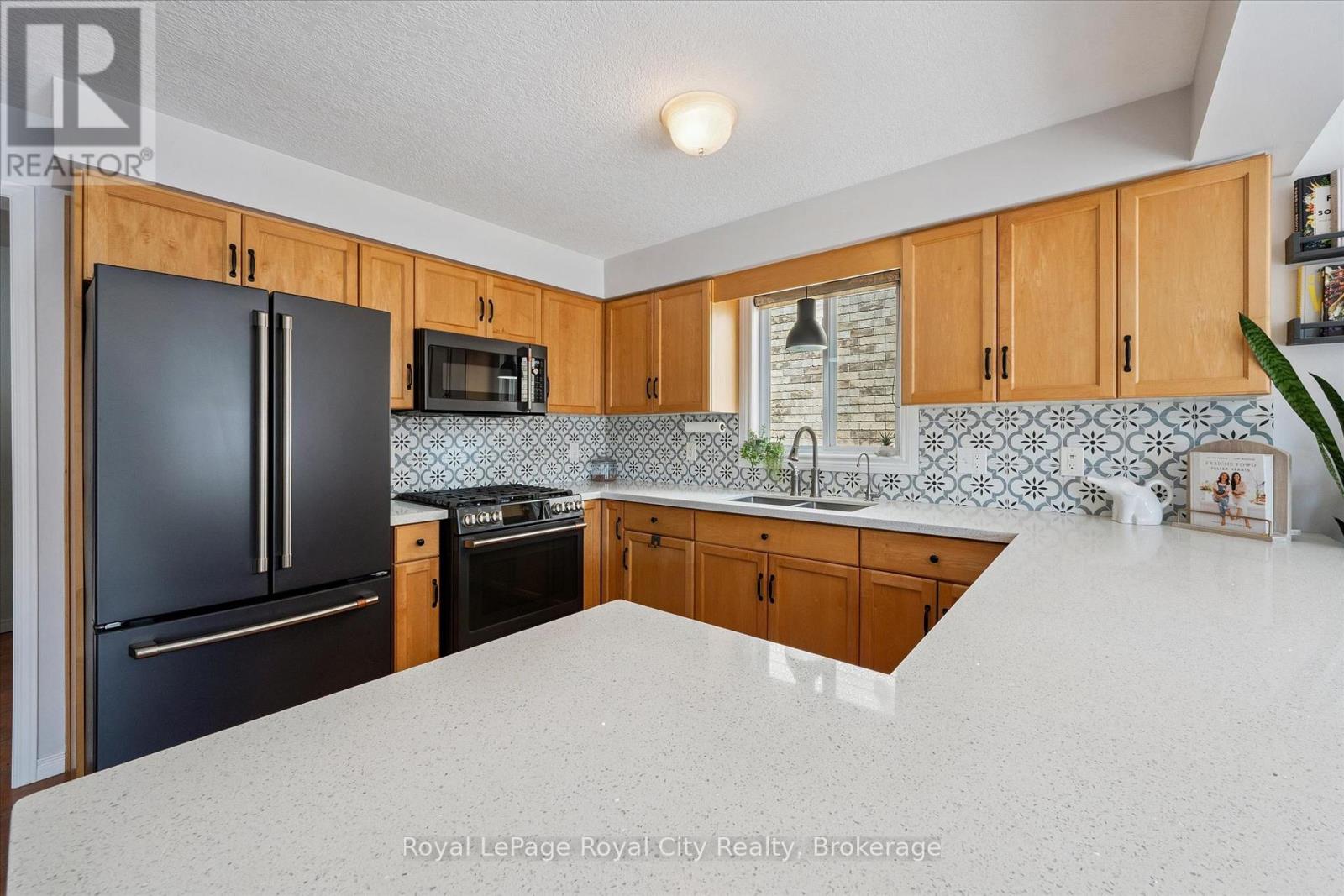 11 Warren Street, Guelph, Ontario  N1E 7K4 - Photo 14 - X12934278