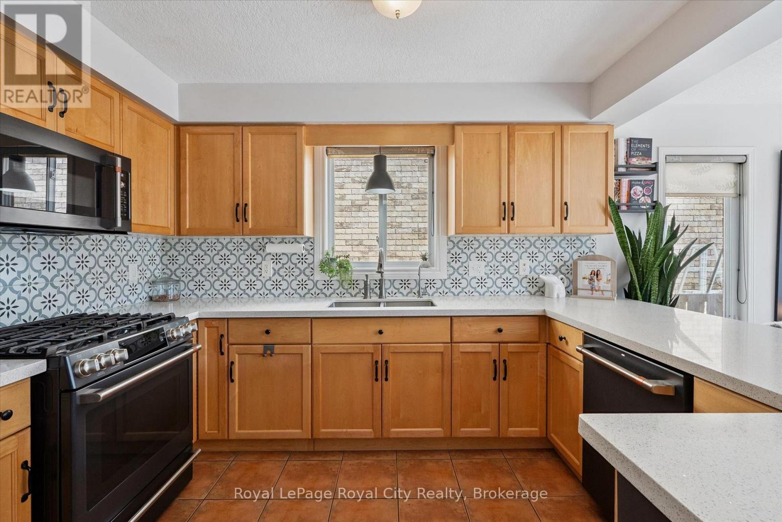 11 Warren Street, Guelph, Ontario  N1E 7K4 - Photo 15 - X12934278