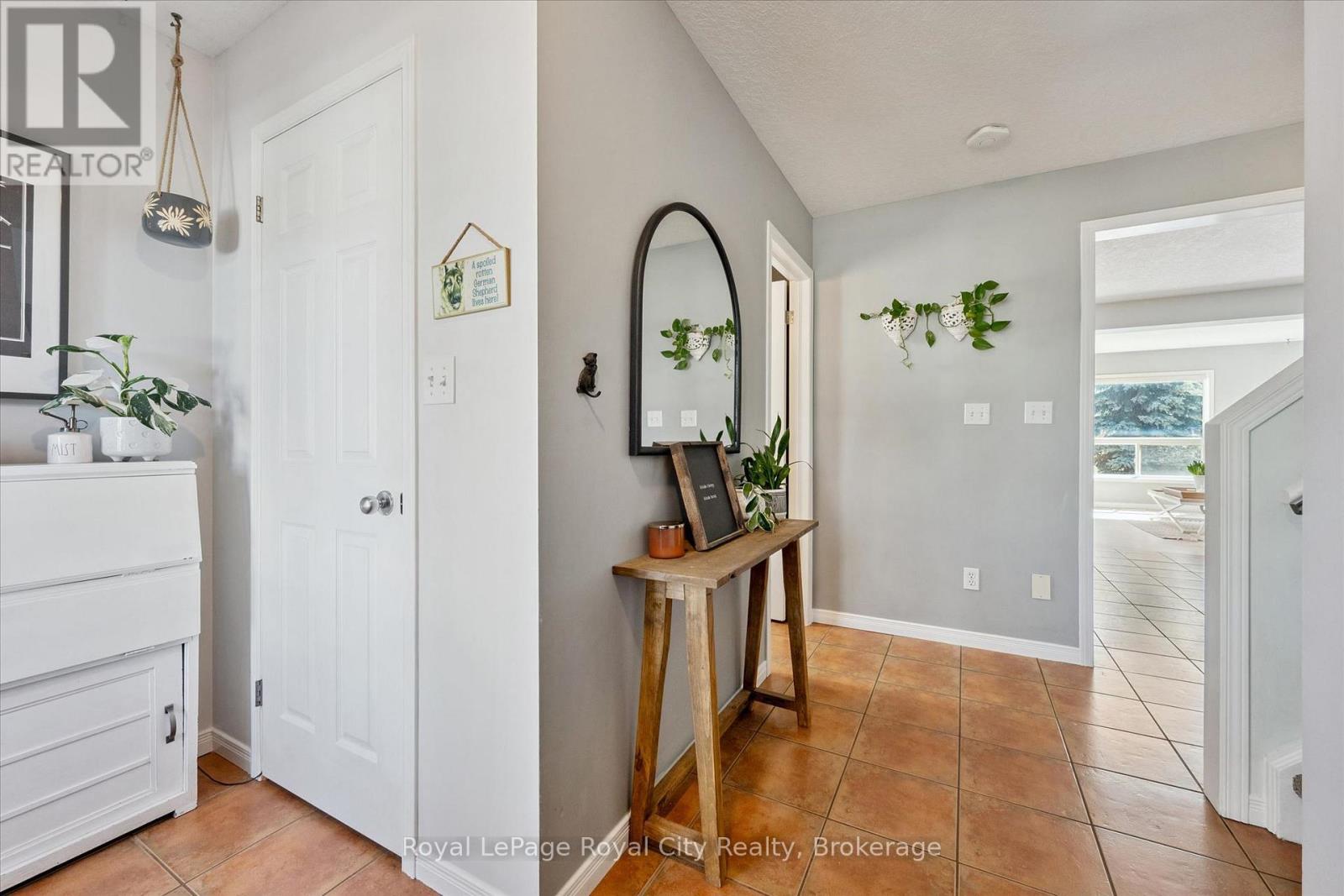 11 Warren Street, Guelph, Ontario  N1E 7K4 - Photo 5 - X12934278