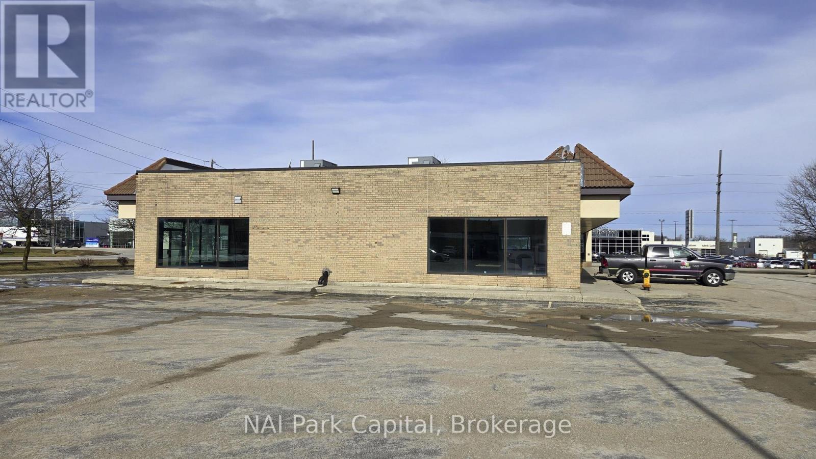 1 - 930 Woodlawn Road W, Guelph, Ontario  N1K 1T2 - Photo 3 - X12934366