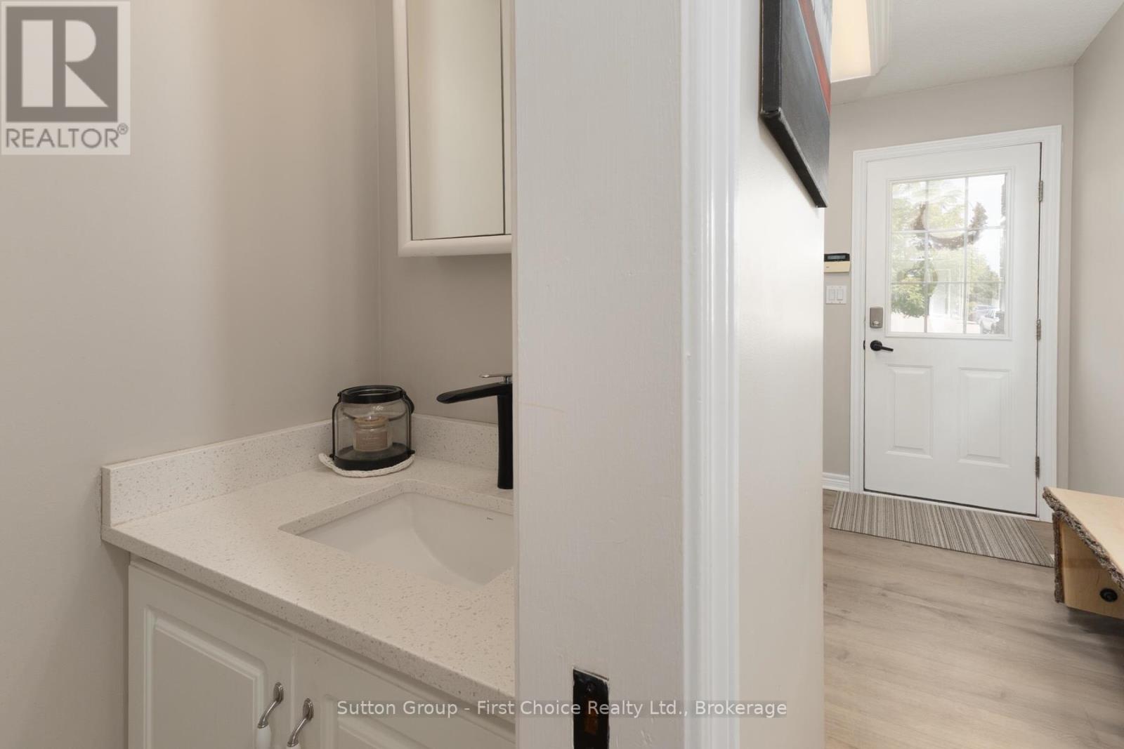 338 Delamere Avenue, Stratford, Ontario  N5A 5A4 - Photo 9 - X12934454