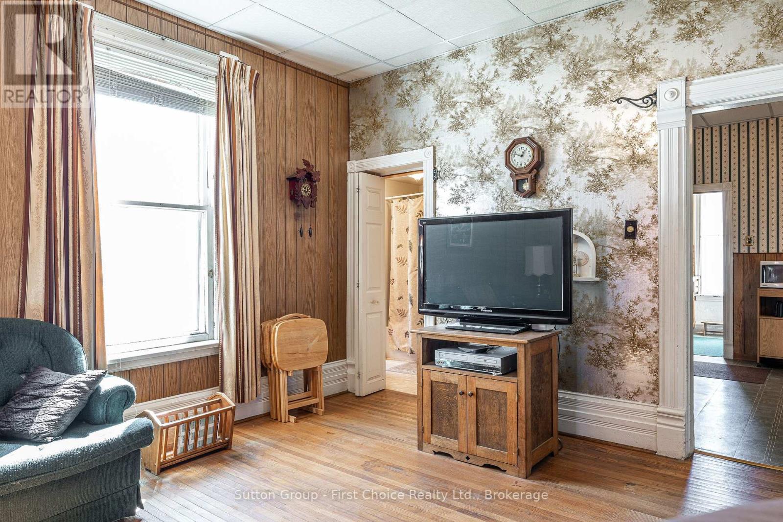 55 Dufferin Street, Stratford, Ontario  N5A 2G6 - Photo 15 - X12934512