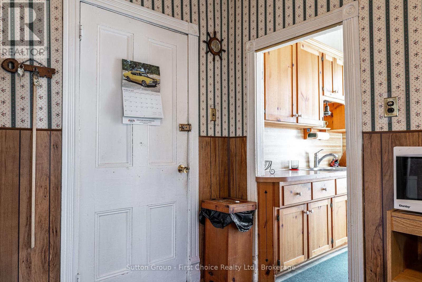 55 Dufferin Street, Stratford, Ontario  N5A 2G6 - Photo 22 - X12934512