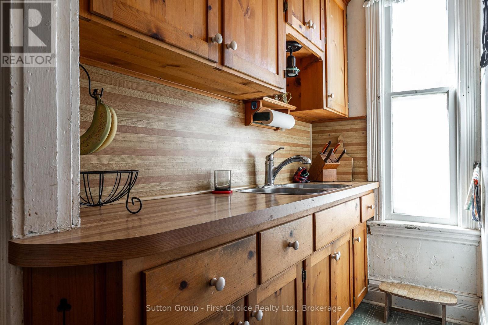 55 Dufferin Street, Stratford, Ontario  N5A 2G6 - Photo 23 - X12934512