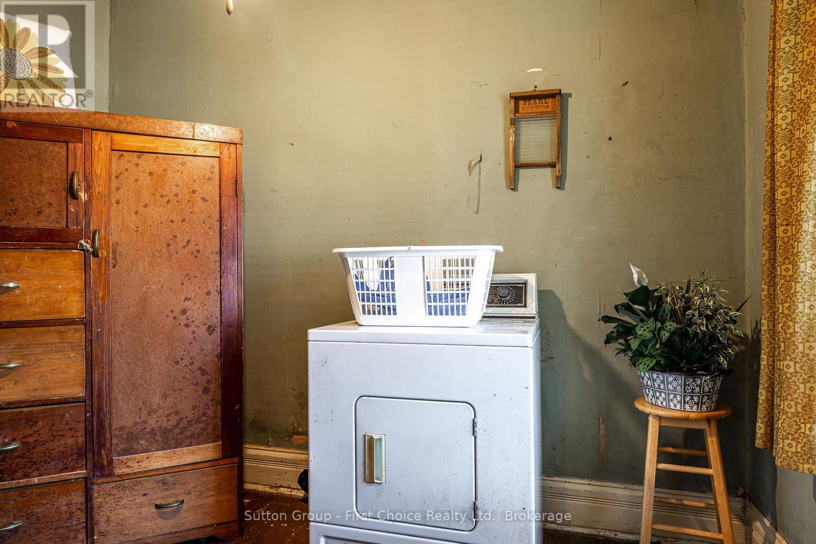 55 Dufferin Street, Stratford, Ontario  N5A 2G6 - Photo 24 - X12934512