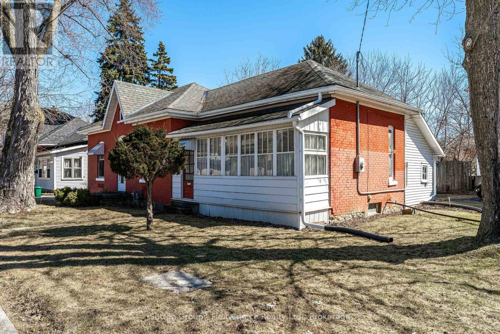 55 Dufferin Street, Stratford, Ontario  N5A 2G6 - Photo 3 - X12934512