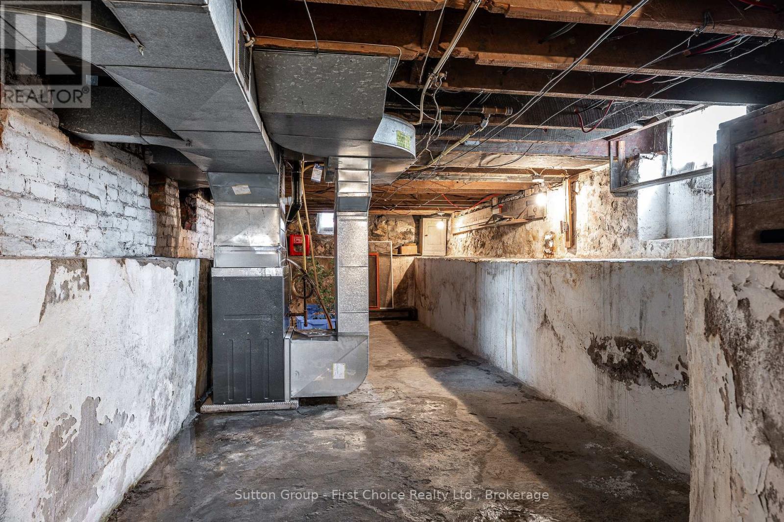 55 Dufferin Street, Stratford, Ontario  N5A 2G6 - Photo 32 - X12934512