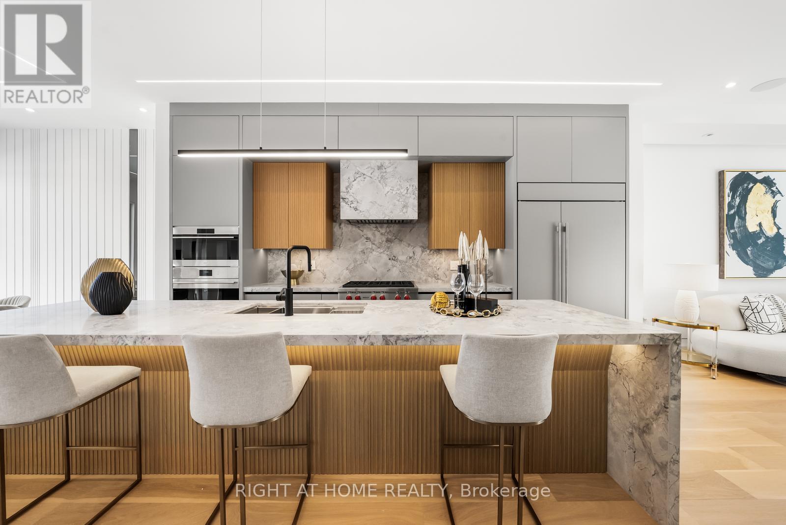 74b Rathnelly Avenue, Toronto (Casa Loma), Ontario  M4V 2M6 - Photo 11 - C12934236