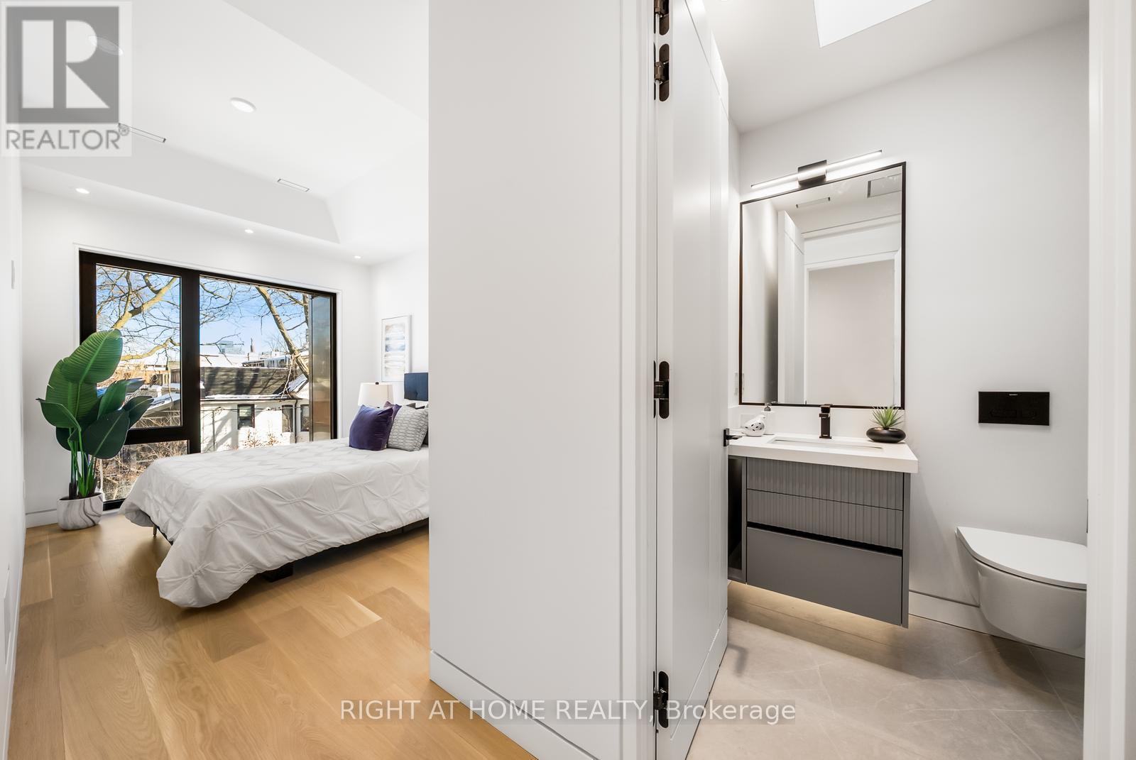 74b Rathnelly Avenue, Toronto (Casa Loma), Ontario  M4V 2M6 - Photo 35 - C12934236