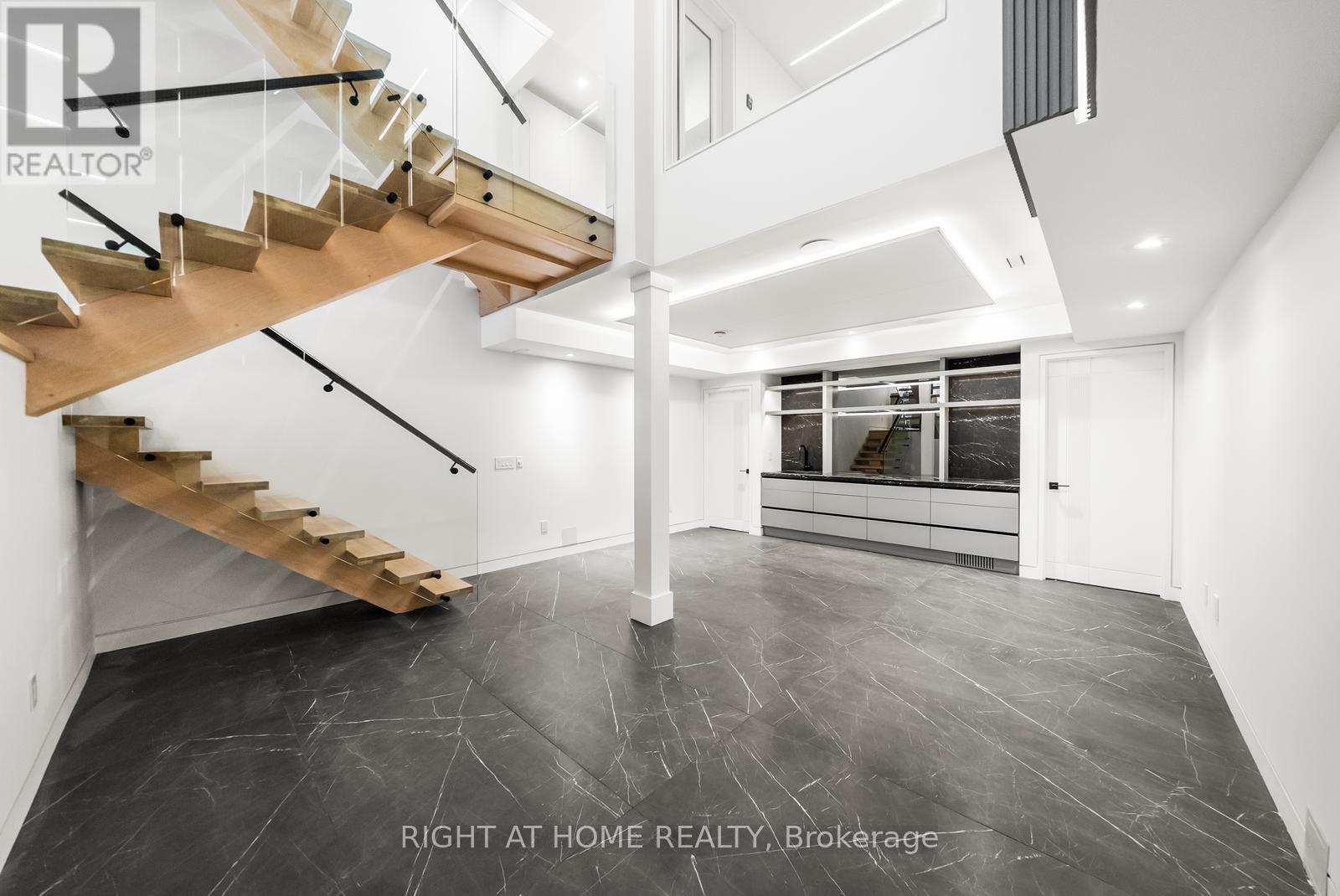 74b Rathnelly Avenue, Toronto (Casa Loma), Ontario  M4V 2M6 - Photo 45 - C12934236