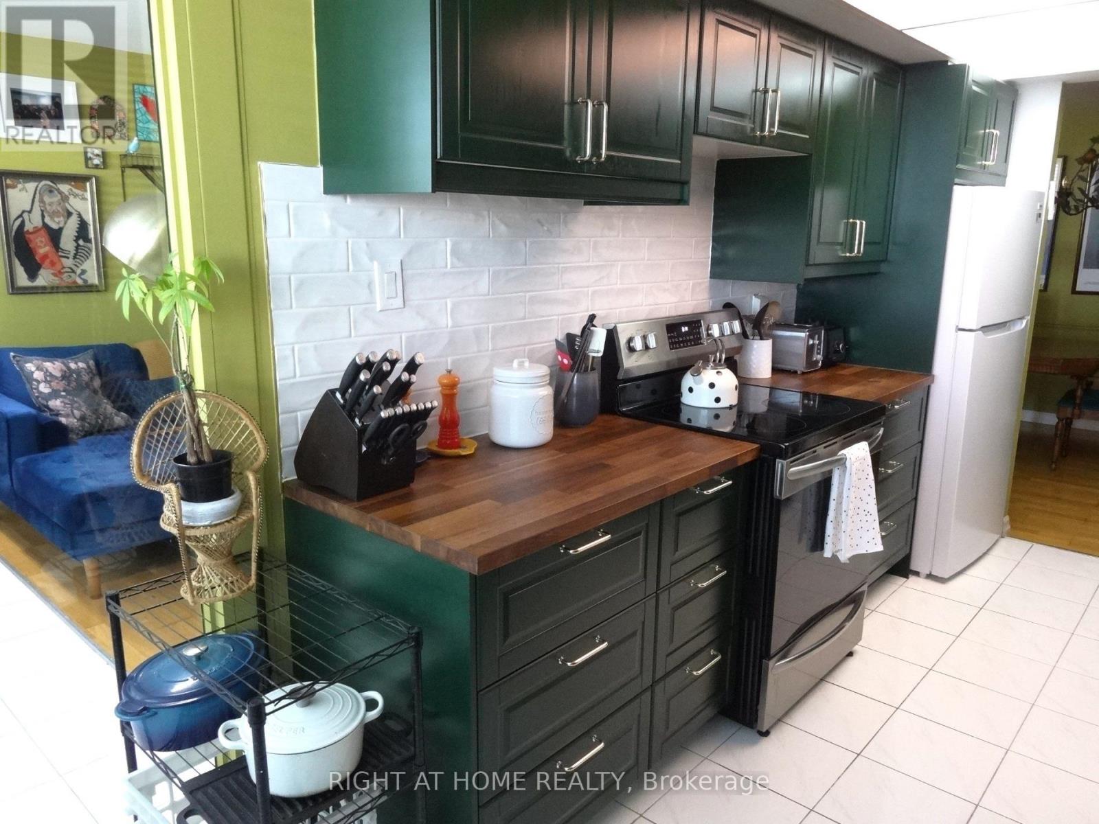 704 - 80 Antibes Drive, Toronto, Ontario  M2R 3N5 - Photo 12 - C12934370