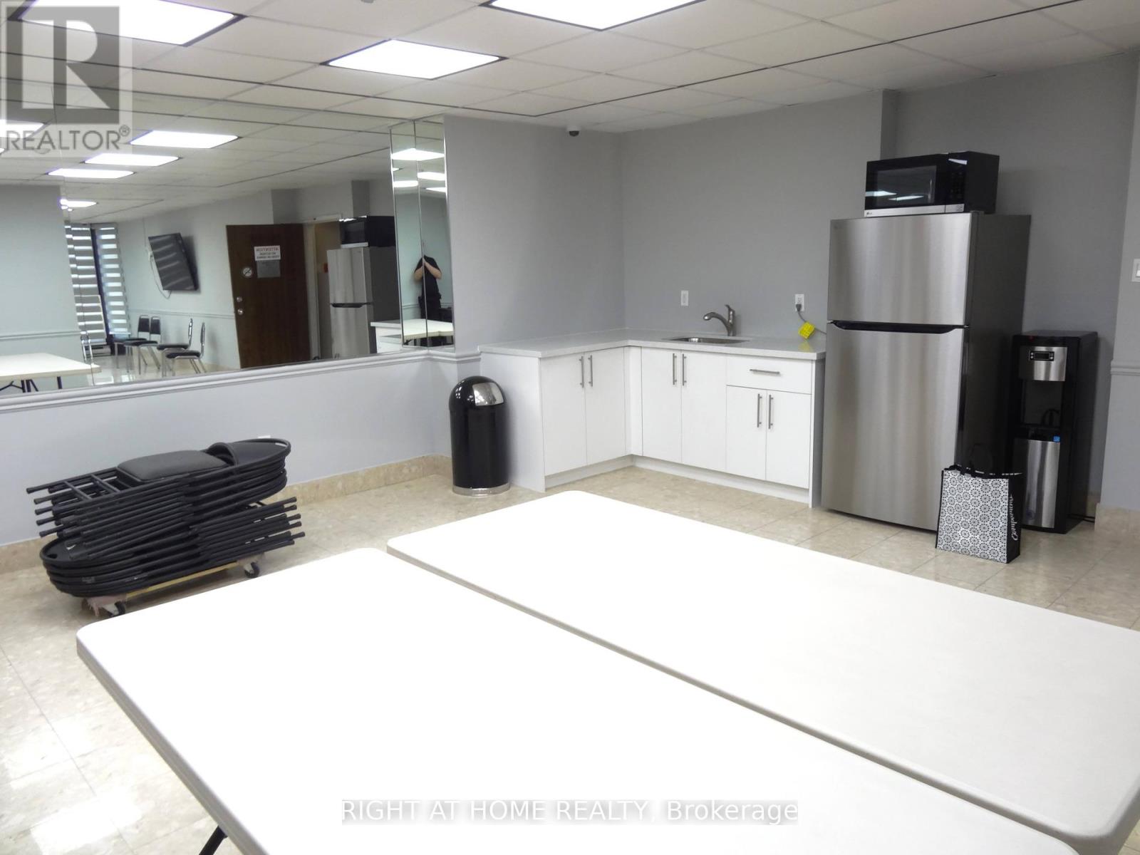 704 - 80 Antibes Drive, Toronto, Ontario  M2R 3N5 - Photo 34 - C12934370