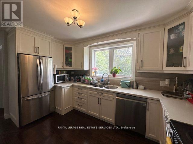 295 Pleasant Avenue, Toronto (Newtonbrook West), Ontario  M2R 2R2 - Photo 9 - C12934490