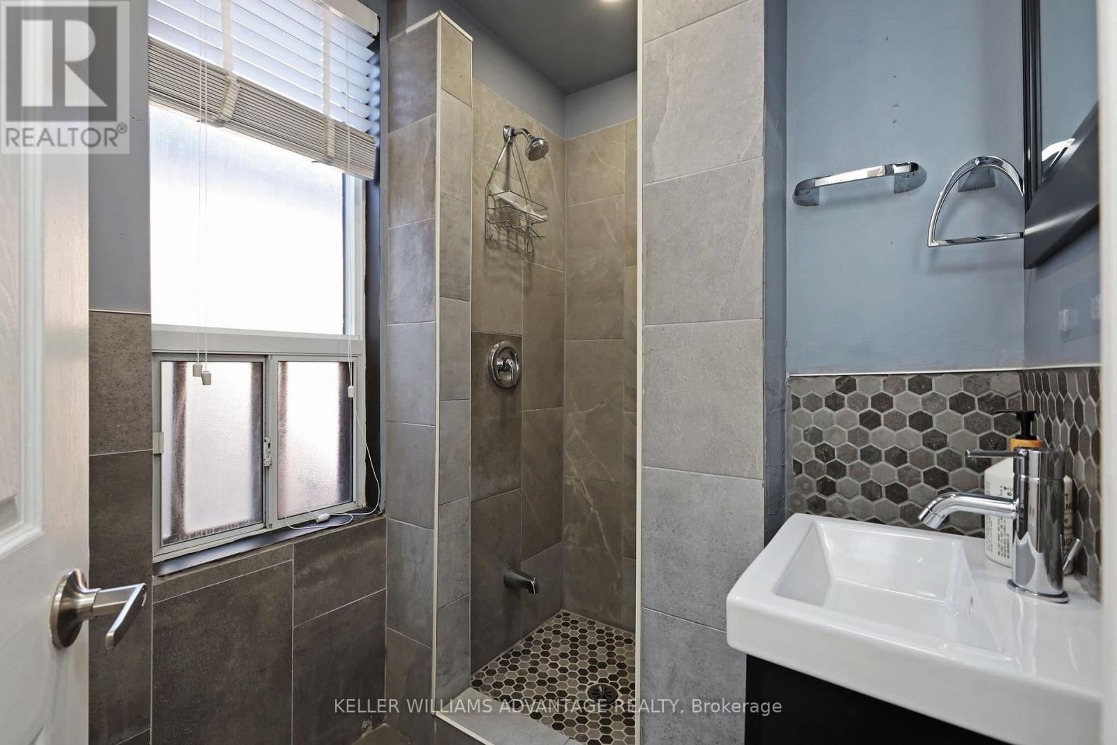 952 Queen Street E, Toronto (South Riverdale), Ontario  M4M 1J7 - Photo 12 - E12934330