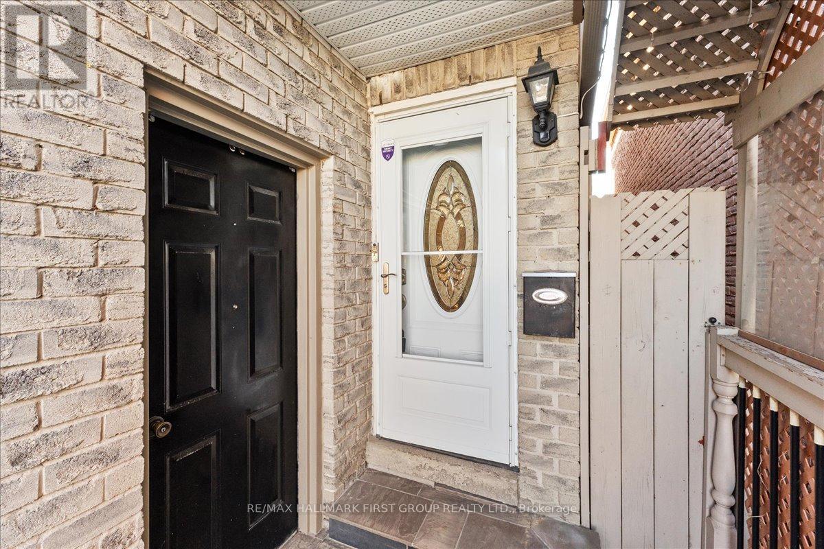 780 Hampton Court, Pickering, Ontario  L1W 3M3 - Photo 3 - E12934530