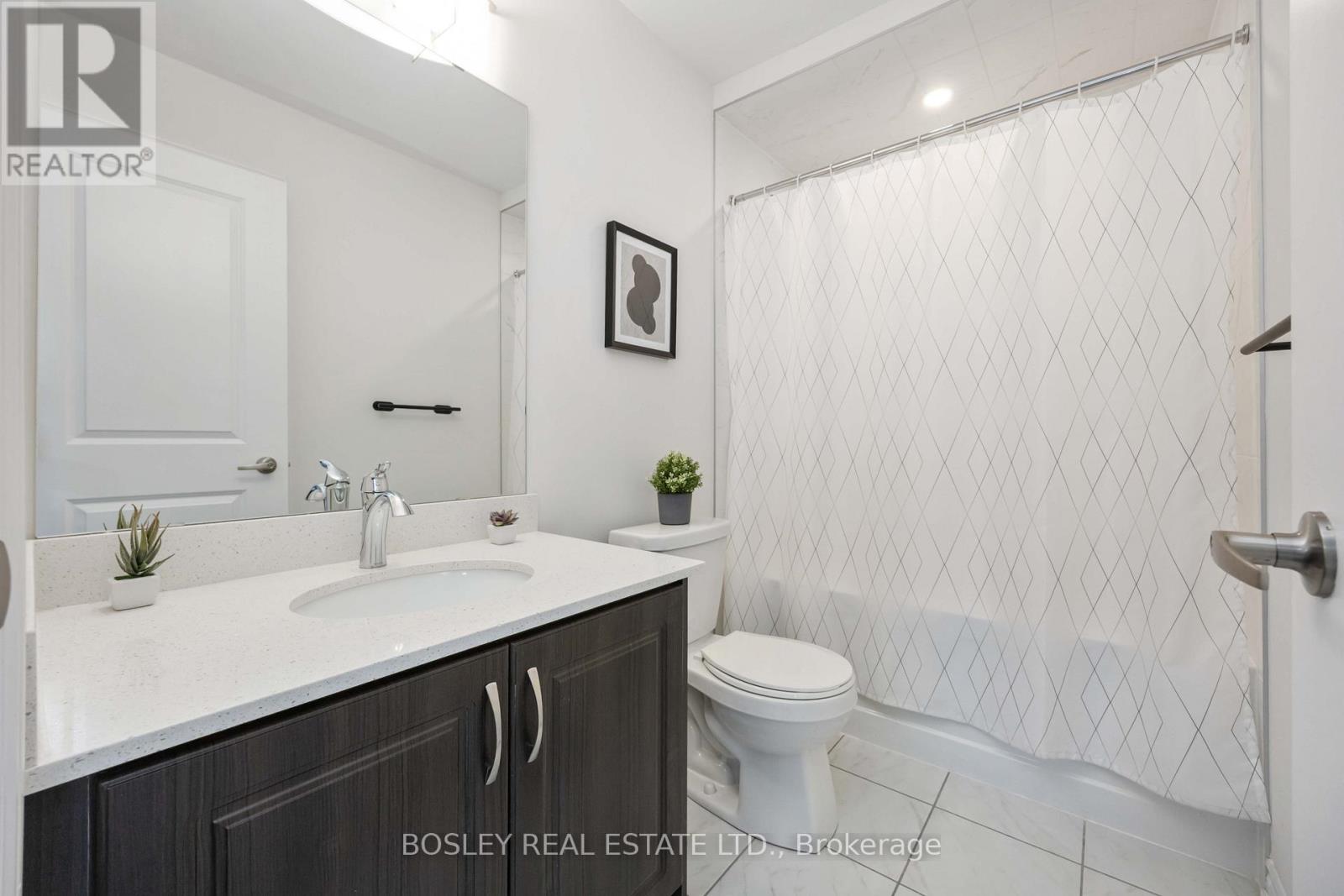 29 Ferragine Crescent, Bradford West Gwillimbury (Bradford), Ontario  L3Z 4J9 - Photo 23 - N12934398