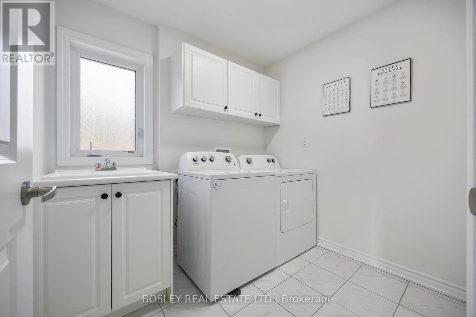 29 Ferragine Crescent, Bradford West Gwillimbury (Bradford), Ontario  L3Z 4J9 - Photo 24 - N12934398