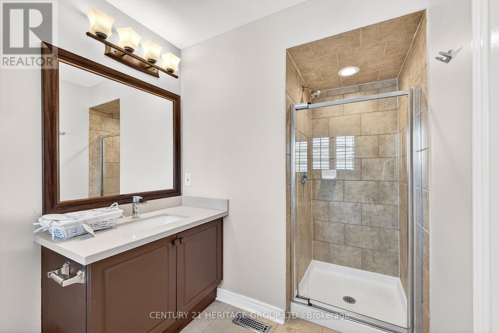 2 Adam Ernst Court, Vaughan, Ontario  L4H 2S5 - Photo 21 - N12934416