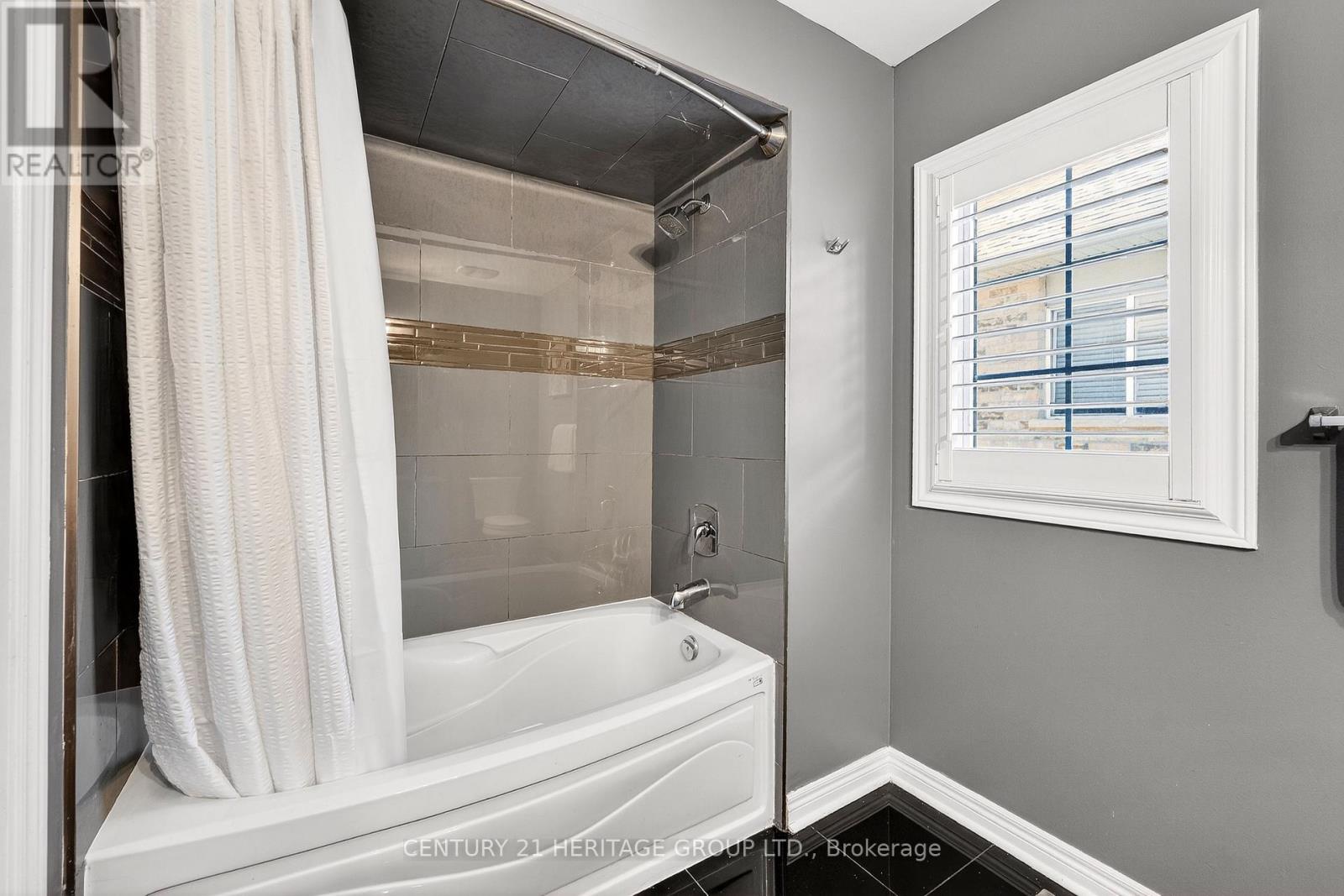 2 Adam Ernst Court, Vaughan, Ontario  L4H 2S5 - Photo 31 - N12934416