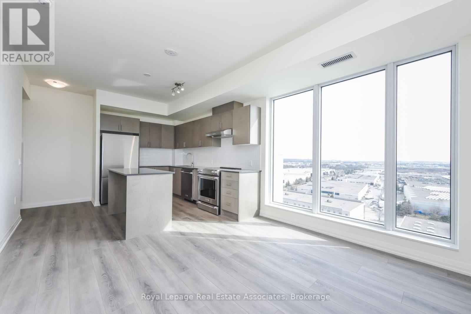 1121 - 8960 Jane Street, Vaughan (Concord), Ontario  L4K 2M9 - Photo 4 - N12934432