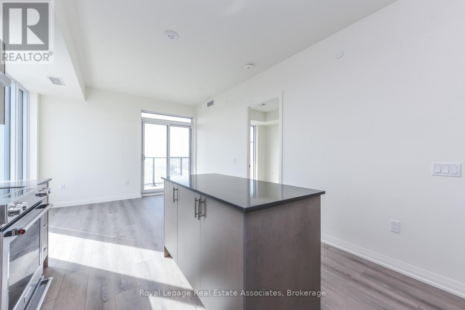 1121 - 8960 Jane Street, Vaughan (Concord), Ontario  L4K 2M9 - Photo 42 - N12934432