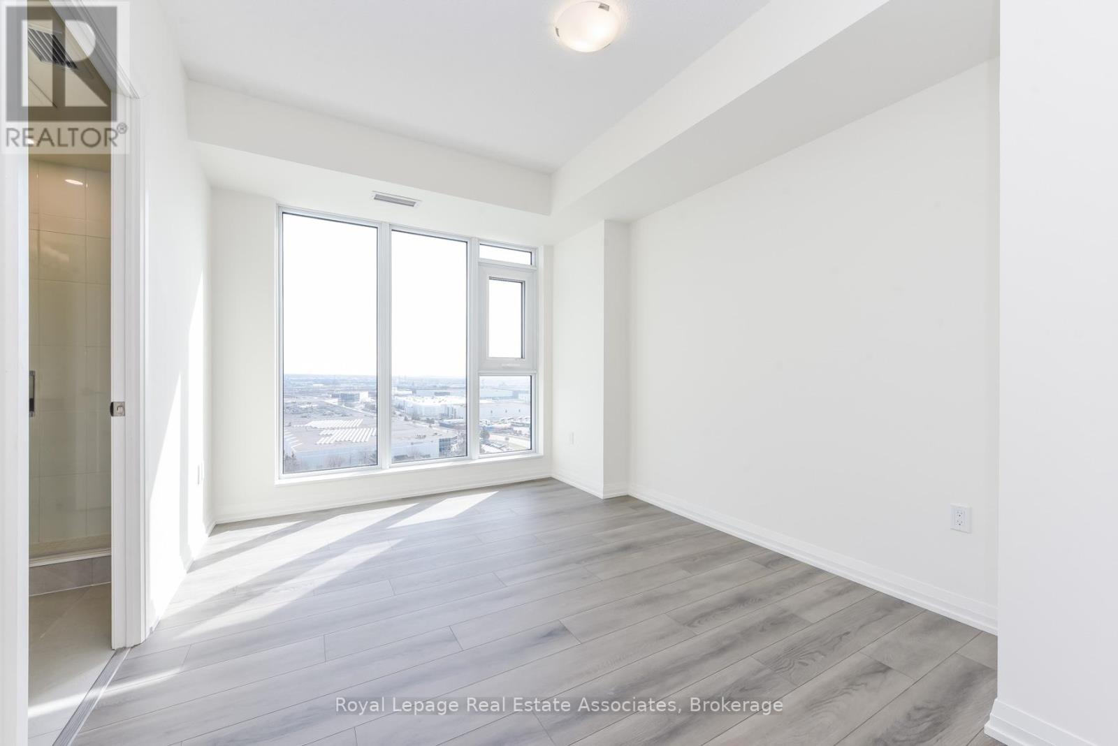 1121 - 8960 Jane Street, Vaughan (Concord), Ontario  L4K 2M9 - Photo 5 - N12934432