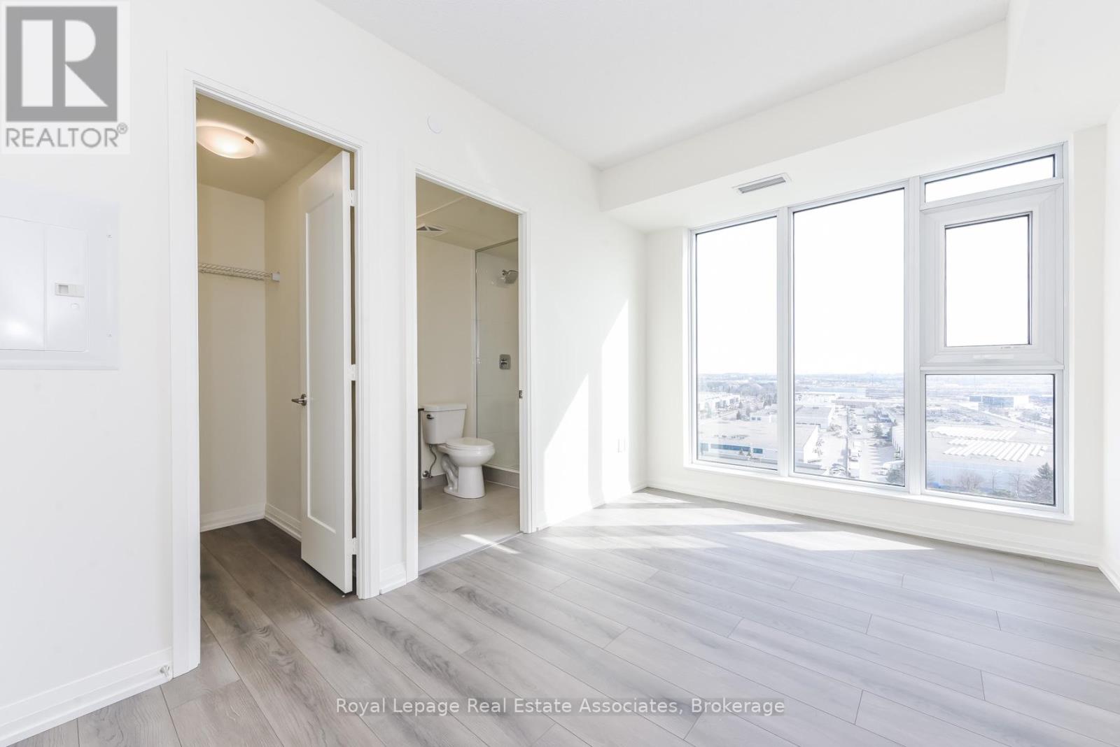 1121 - 8960 Jane Street, Vaughan (Concord), Ontario  L4K 2M9 - Photo 6 - N12934432